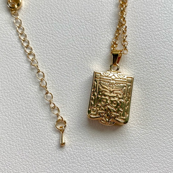 Jewelry - Gold plated open Pendant Necklace